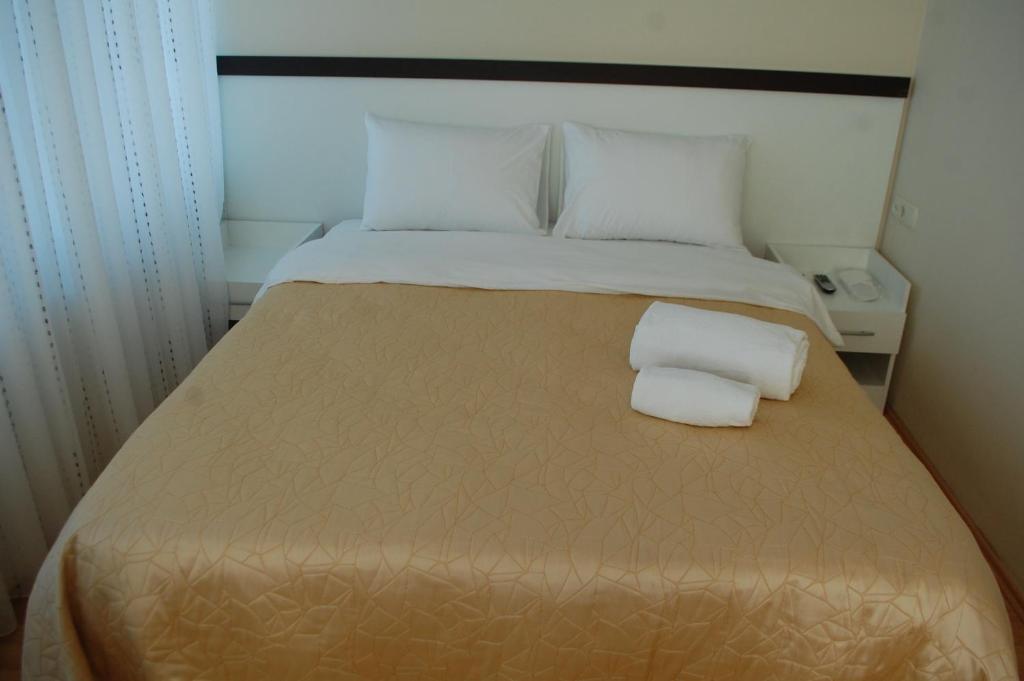 Flora Hotel Burhanli Chambre photo