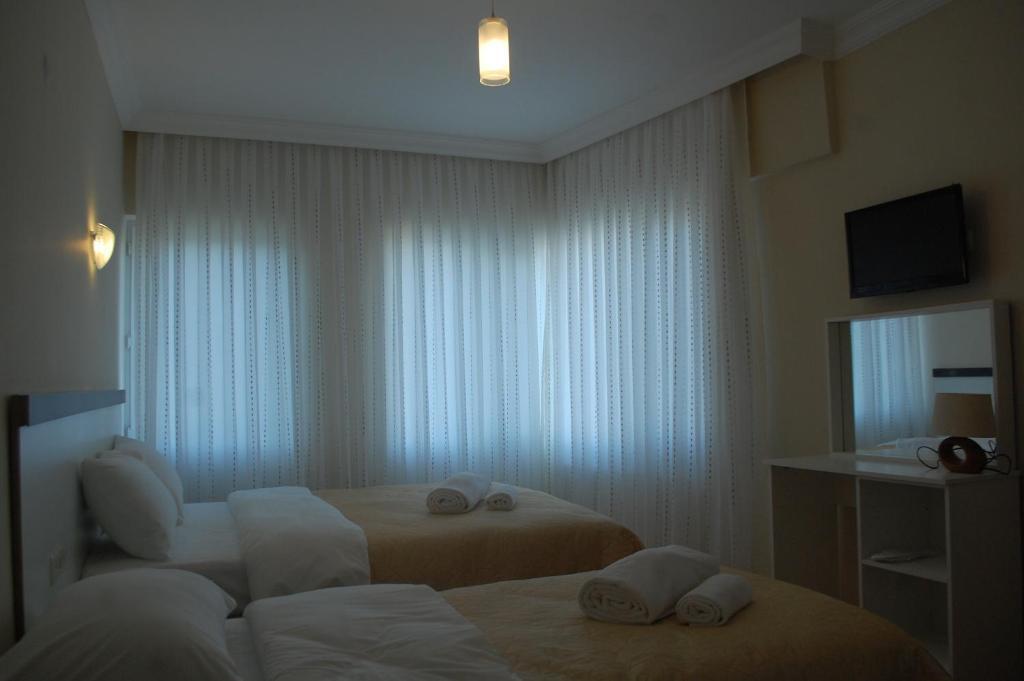 Flora Hotel Burhanli Extérieur photo
